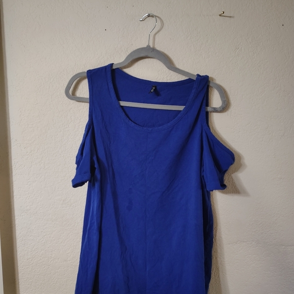 Splash blue cold shoulder top size 2X - Picture 3 of 5